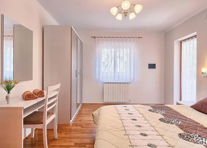 Mala Vala Cr * Fažana