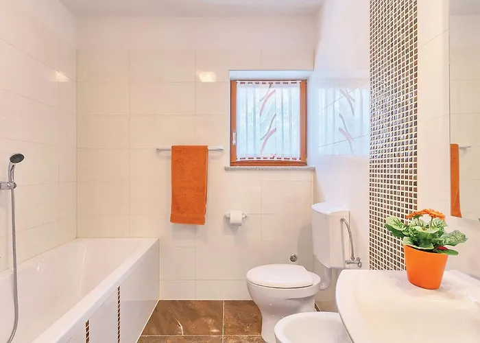 Mala Vala Cr * Fažana